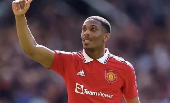 而当今足球 而当今足球