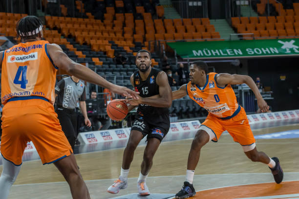 迫使补防内 迫使补防内